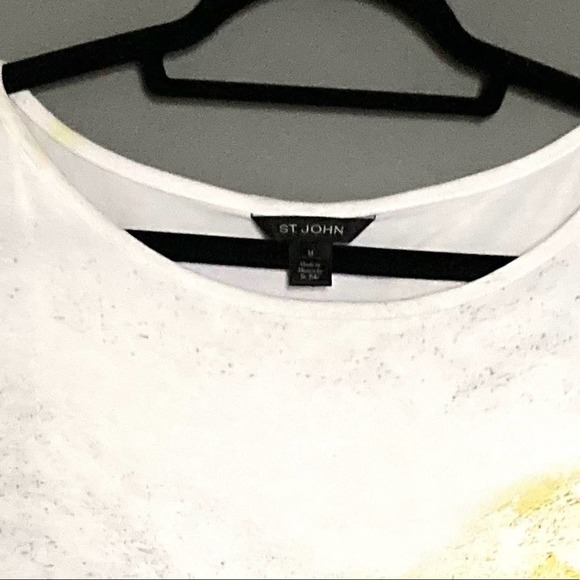 St John Graphic top / blouse with ski town scene studs Medium NEW knit - Picture 9 of 9